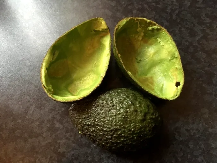 Ce poți face cu cojile de avocado. 3 utilizări mai puțin cunoscute