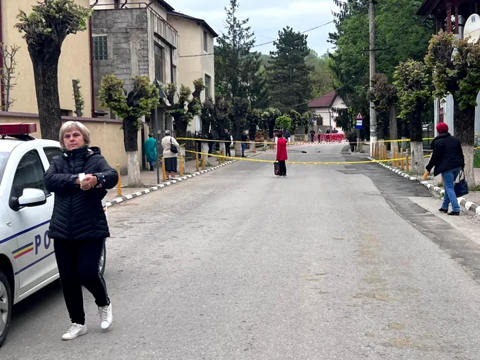 Crater format în Slănic Prahova. Zeci de blocuri, în pericol de prăbușire. Decizia urgentă a lui Arafat FOTO