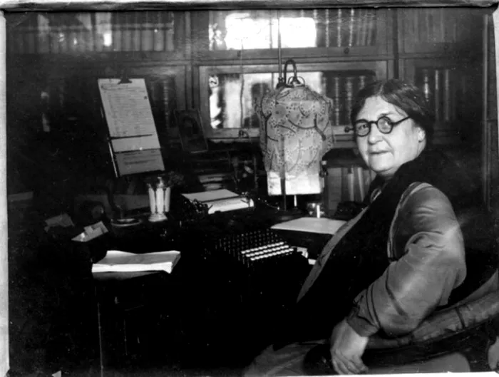 Cum a ajuns Elena Farago angajata lui Caragiale. Orfană şi cu o copilărie grea, poeta şi-a dedicat viaţa copiilor