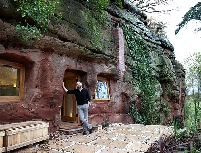 casa pestera 700 ani