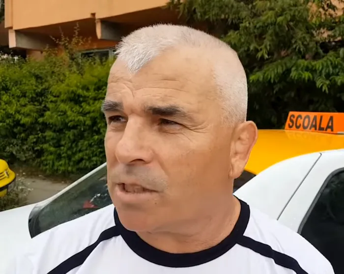 Cum arată Dacia Logan cu motor pe apă. Câți km a făcut bărbatul din Baia Mare cu doar 1 litru