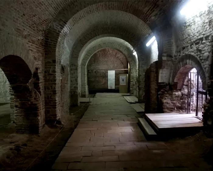 Catacomba curtea veche bucuresti