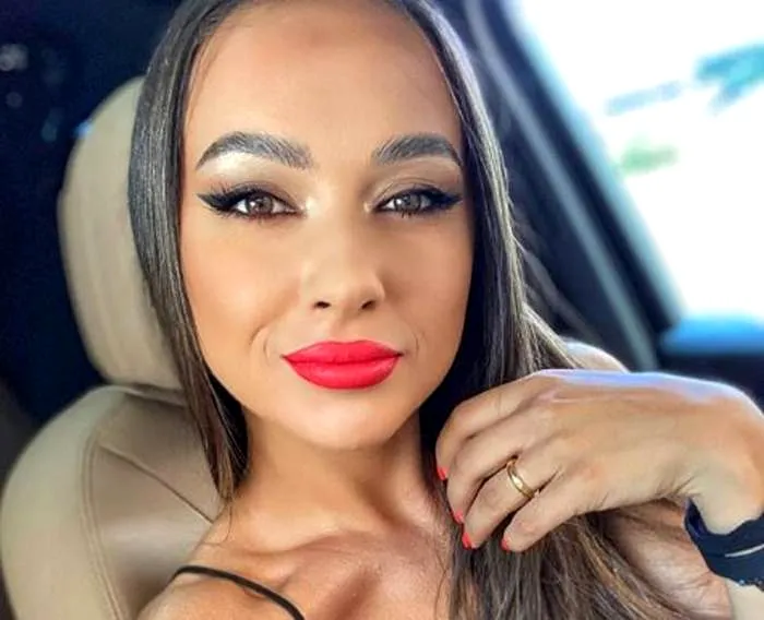 Vlăduța Lupău i-a lăsat mască pe toți. Cum a apărut azi la plajă