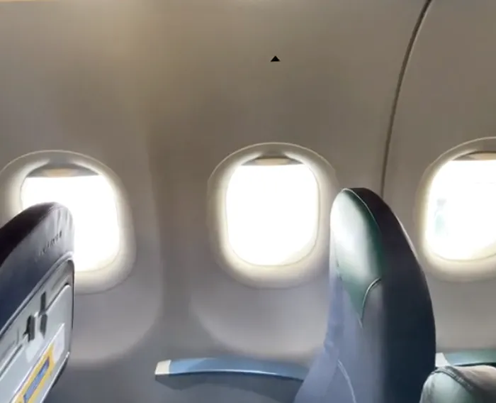 triunghi negru avion
