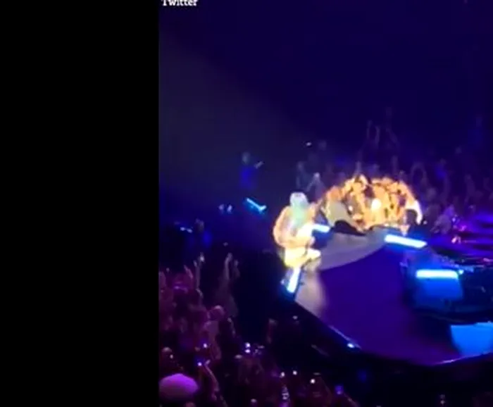 Lady Gaga a căzut de pe scenă. Unii din fanii săi au crezut că a murit