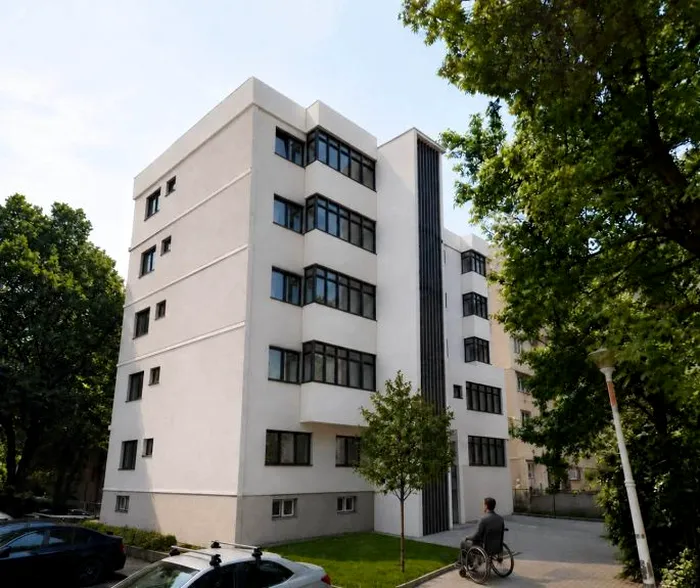 Primul lift exterior pentru un bloc vechi primește autorizație