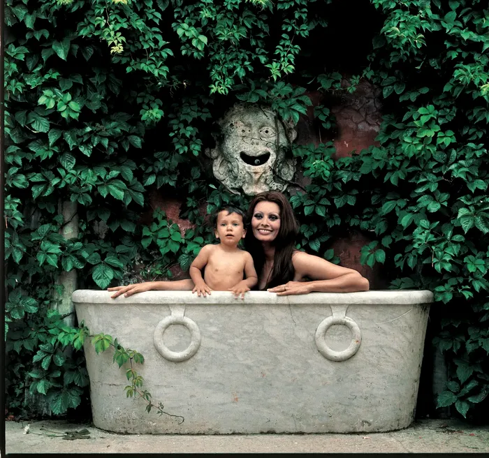 Sophia Loren, exemplu de eleganță și frumusețe la 90 de ani. Imagini rare cu celebra actriță, e superbă și acum FOTO