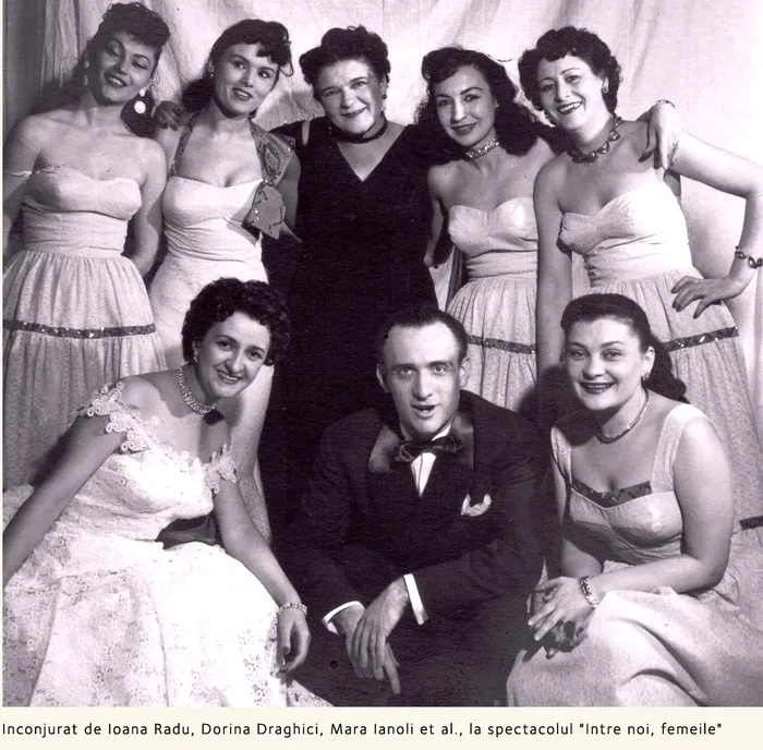 Mara Ianoli, Henri Mălineanu, Dorina Drăghici, Ioana Radu în culisele spectacolului Între noi femeile. Foto Teatrul de Revistă Constantin Tănase