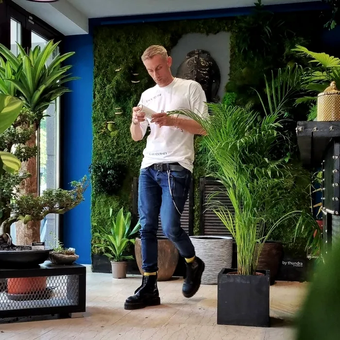 Afacerea cu care a dat lovitura Bogdan pare o glumă, dar clienții se înghesuie în România. Face și 10.000 de euro