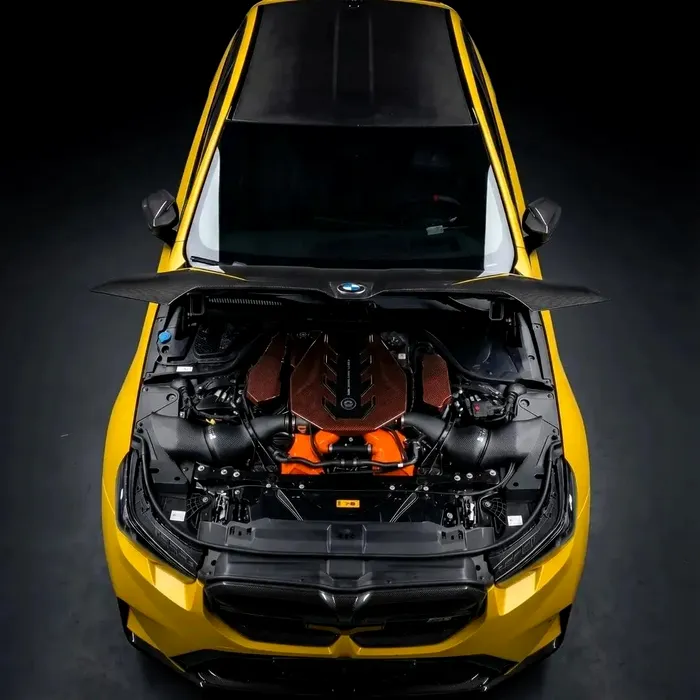 BMW M5 cu 4 litri bi-turbo V8