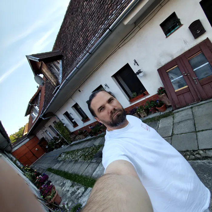 Selfie cu RAZR 70 Ultra - ultrawide