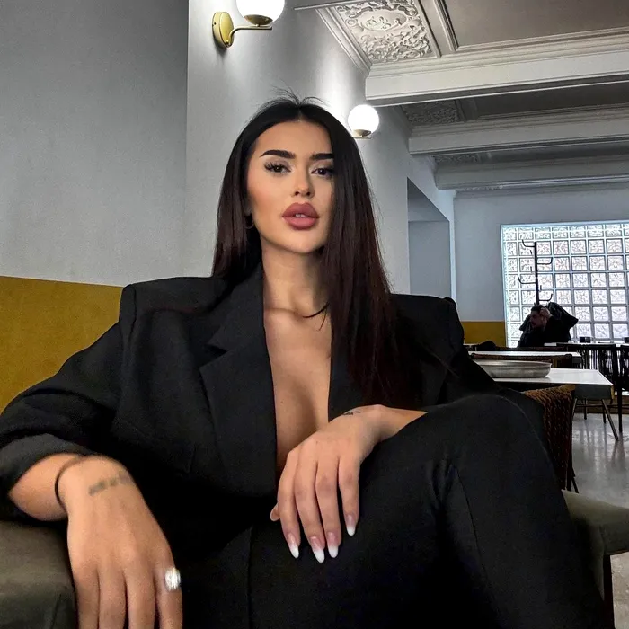 Cum arată noua șefă de la Taverna Racilor. Pescobar ‘E mai bună decât a ta’ FOTO