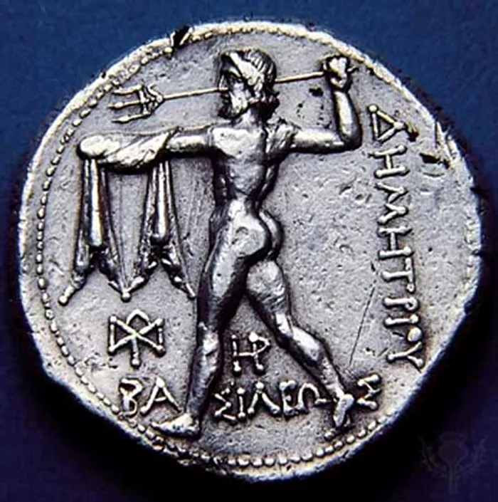 Moneda cu chipul zeului Poseidon din orașul antic Helike. Foto Historia