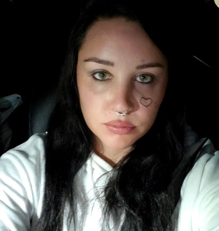 Fata minune de la Hollywood a ajuns de nerecunoscut la 38 de ani. Nu îţi poţi da seama cine este până nu vezi pozele de dinainte. Foto