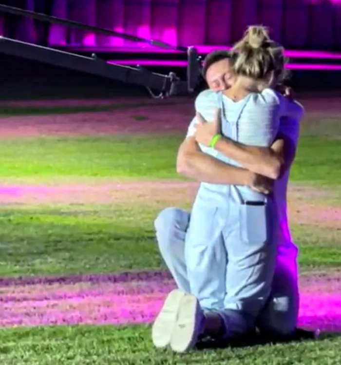 Prezentatoarea PRO TV și-a părăsit logodnicul și s-a căsătorit cu managerul UNTOLD. A fost cerută chiar pe scena festivalului, anul trecut