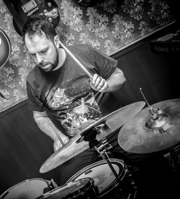 interviu-lamori-playtech-trupa-rock-finlanda-iulia-kelt