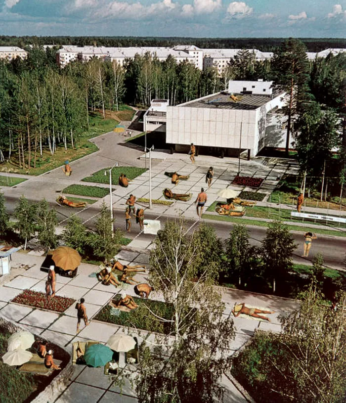 colaj cu fotografii din epoca urss