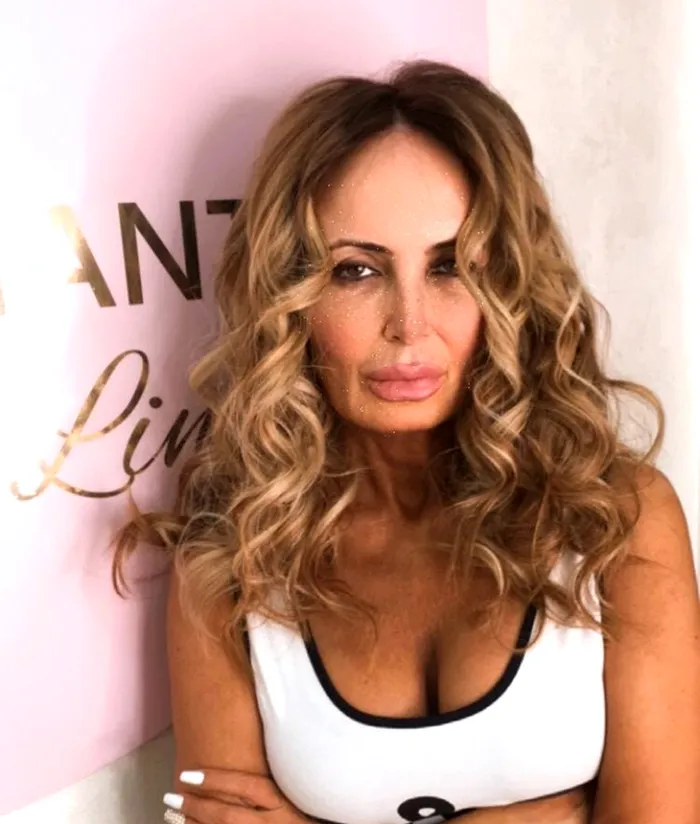 Daniela Gyorfi a ajuns de nerecunoscut. Transformare totala dupa operatiile estetice. O recunosti FOTO