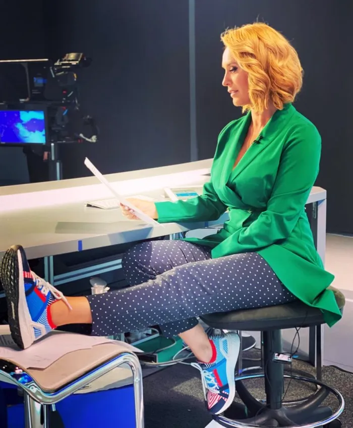 Andreea Esca, știri, Pro Tv, haine, ținută, piese vestimentare, stil