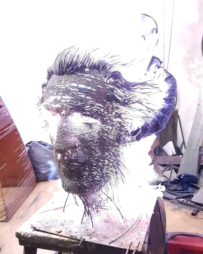 darius-hulea-metal-wire-sculptures-production