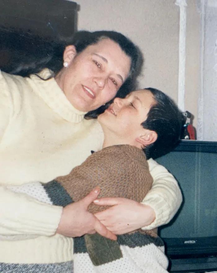 Ce mamă superbă are George Burcea! Cum arăta soacra Vivianei Sposub în tinerețe, chiar fiul ei a postat imaginea