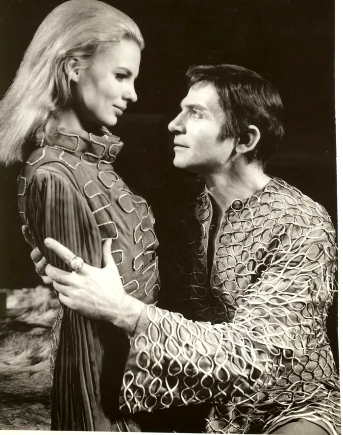 Gheorghe Cozorici și Ilinca Tomoroveanu în Becket de Jean Anouilh. Foto arhiva