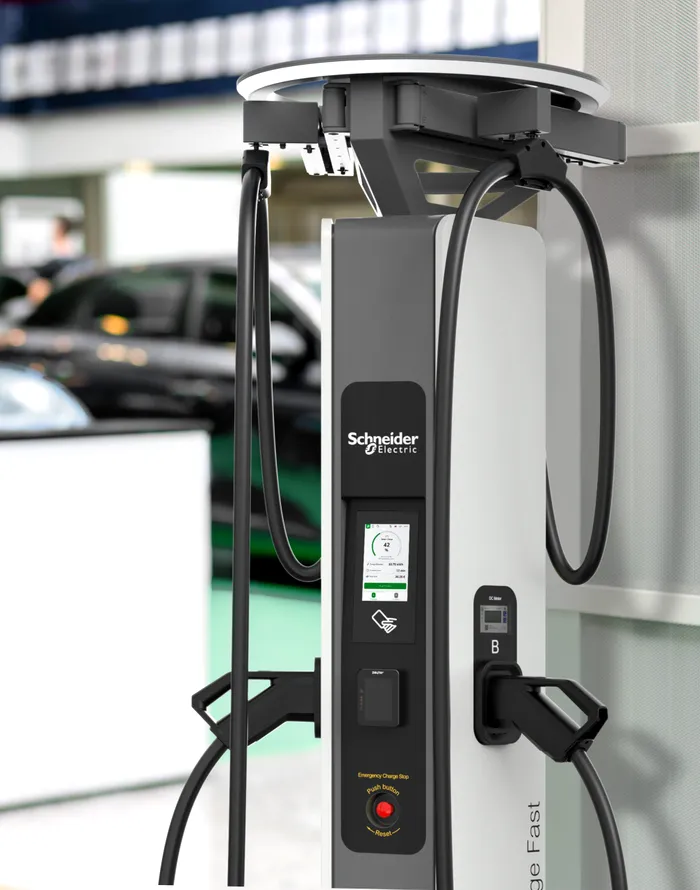 Schneider Electric lansează StarCharge Fast 720