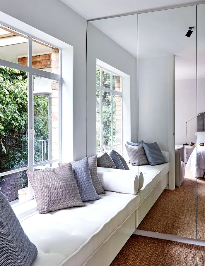 Trucuri pentru a avea mai mult spațiu în garsonieră. Utile pentru toți românii care stau la bloc