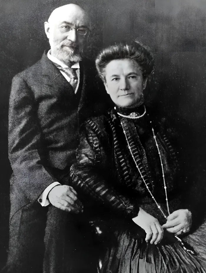 Ida si Isidor Straus au murit împreună pe Titanic. Fotografie de epocă