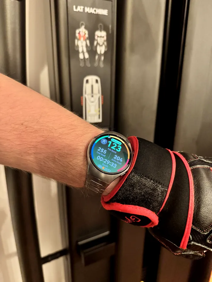 REVIEW HUAWEI WATCH 5 la îți monitorizează perfect activitatea / foto: Playtech.ro