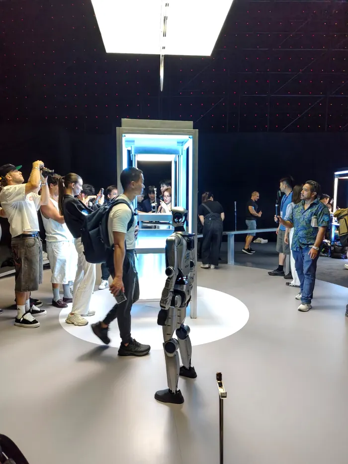 honor china robot phone 