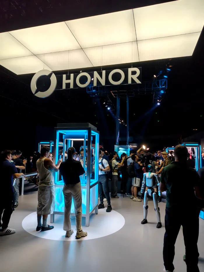 honor china robot phone 