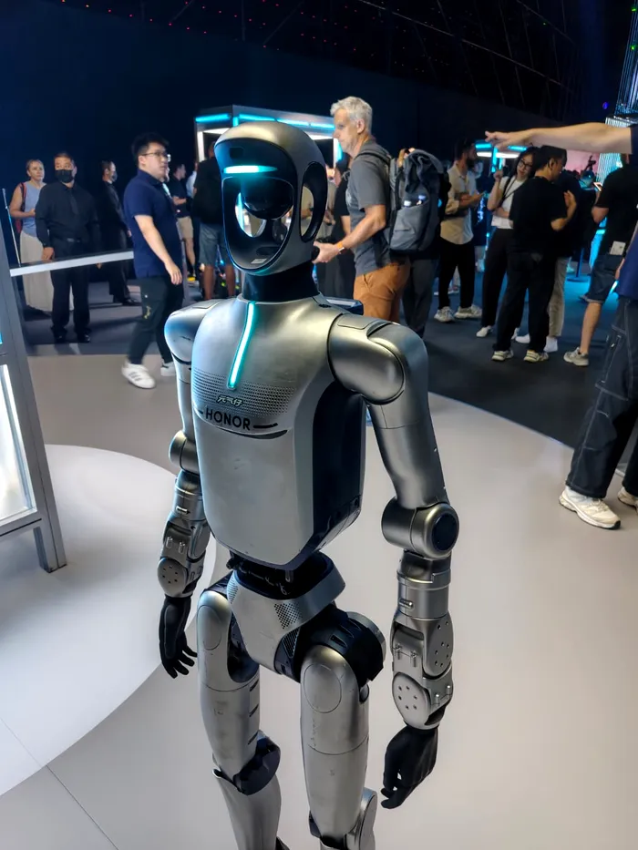 honor china robot phone (8)