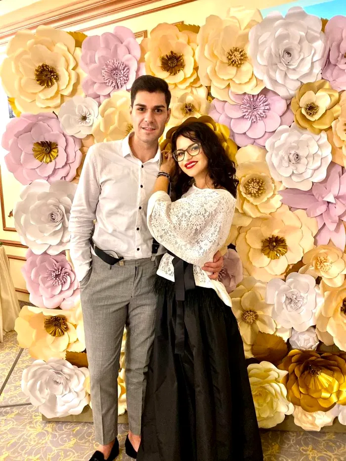 Cântăreț, părăsit de iubită înainte de nuntă! Ce făcea ea, de fapt, când el se ducea la studio să înregistreze piese