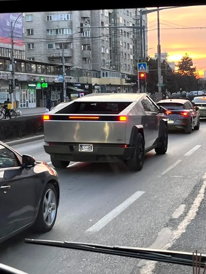 Cybertruck cluj trafic