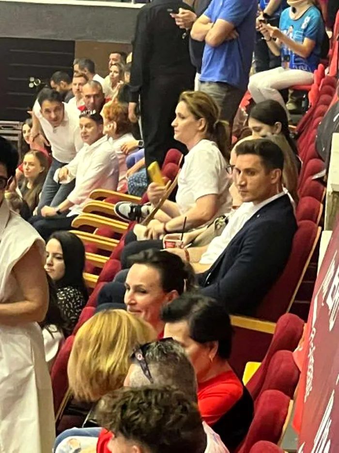 Ionut, SPP-istul lui Nicusor Dan, alaturi de presedinte la Gala Neagu