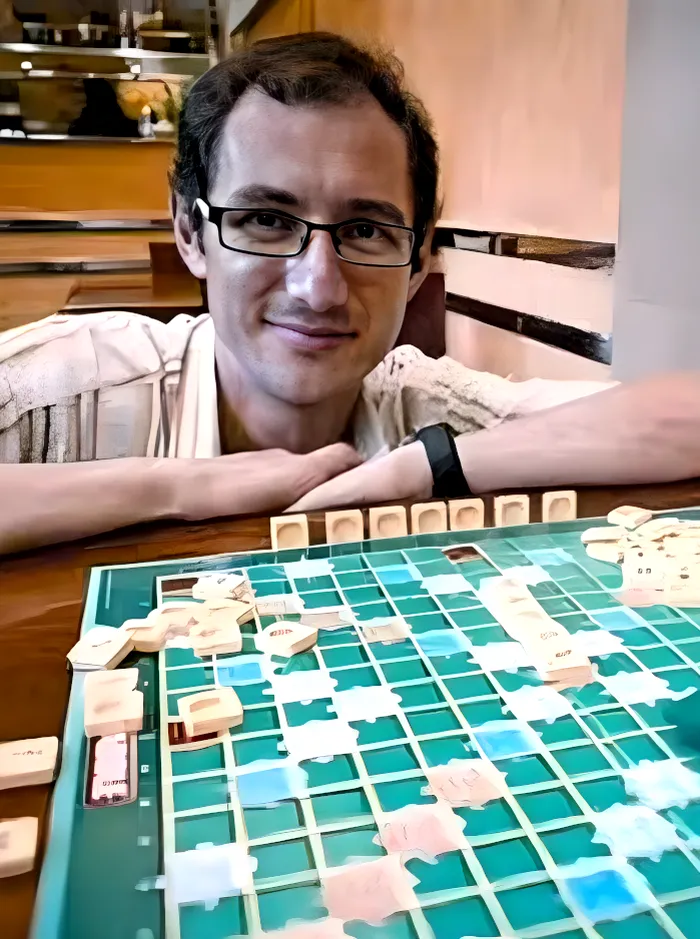Membru în echipa Dexonline.ro: Octavian Mocanu