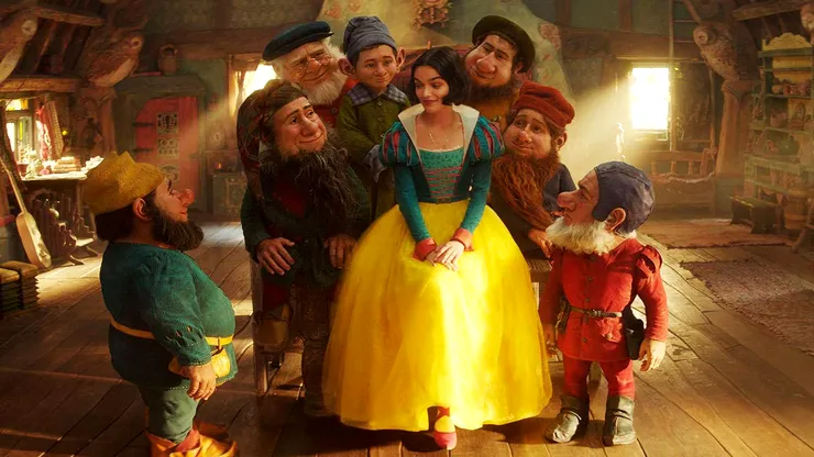 „Albă ca Zăpada” n-a eșuat din cauza progresismului: Disney a dat-o în basme și publicul n-a mai intrat în poveste, spun experții