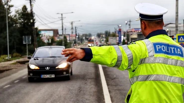 Mergi curat cu mașina, altfel iei chiar și 3.300 de lei amendă. Românii ignoră un detaliu simplu, dar Codul Rutier e clar