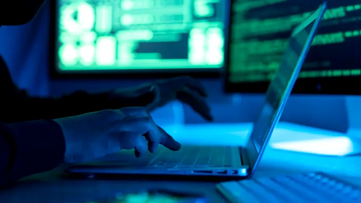 Hackerii nu mai sparg ușa, ci intră cu parola ta. Atacurile de identitate devin principala cauză a ransomware-ului