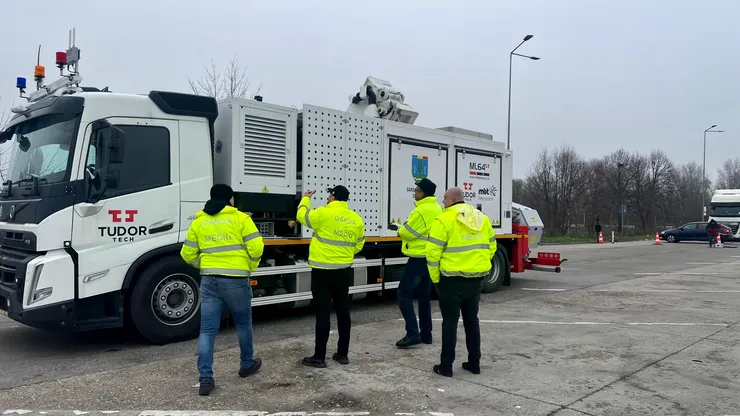 Control nou la graniță: Garda de Mediu a folosit în premieră scanerul mobil cu raze X pentru inspectarea transporturilor