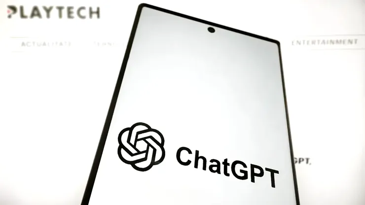 Ce scrii în ChatGPT s-ar putea vinde mai departe: cum ajung conversațiile private cu AI în bazele de date ale brokerilor de date