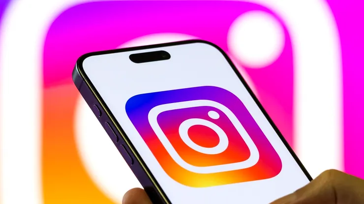 Povestea celebrei Instagram: cum o aplicație gândită pentru check-in a devenit rețeaua obsesiei pentru fotografie