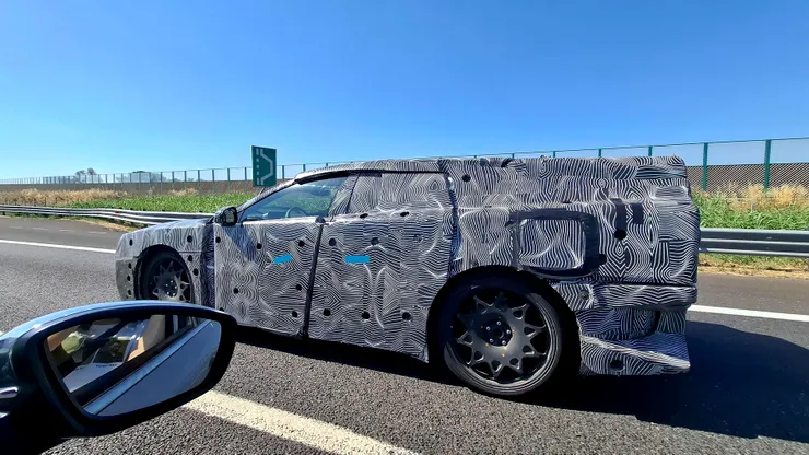 Ferrari promite că primul său SUV electric ar putea rezista decenii. Secretul este ascuns în baterie