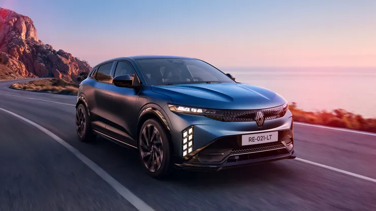 Noul Renault Megane E-Tech electric vine cu schimbări importante: baterie mai mare, tehnologie Google și design mai agresiv