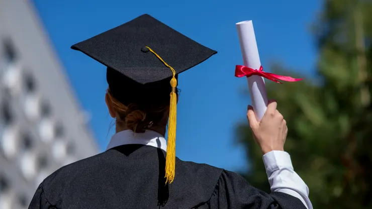 Ce facultate alegi în 2027, când AI schimbă piața muncii. Șapte direcții de studiu de luat în calcul